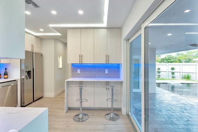 2417 BAYVIEW Drive, Fort Lauderdale, FL 33305
