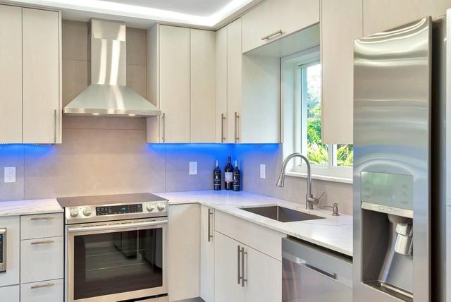 2417 BAYVIEW Drive, Fort Lauderdale, FL 33305