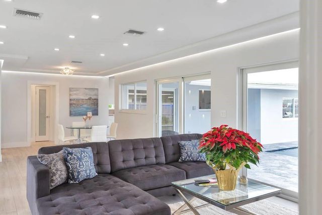 2417 BAYVIEW Drive, Fort Lauderdale, FL 33305