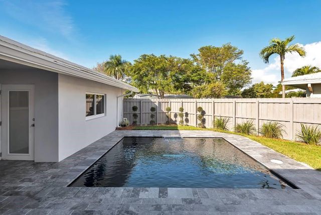 2417 BAYVIEW Drive, Fort Lauderdale, FL 33305