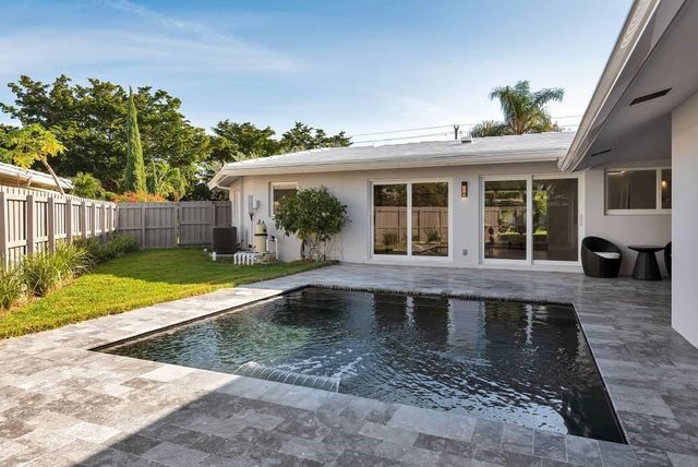 2417 BAYVIEW Drive, Fort Lauderdale, FL 33305