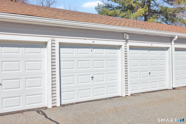 24 Dutton Place Way 24, Glastonbury, CT 06033