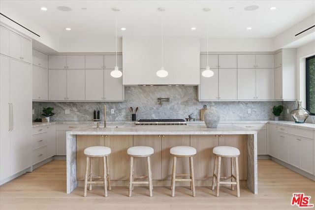 12007 Rose Avenue, Los Angeles, CA 90066