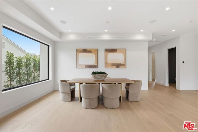 12007 Rose Avenue, Los Angeles, CA 90066