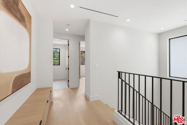 12007 Rose Avenue, Los Angeles, CA 90066