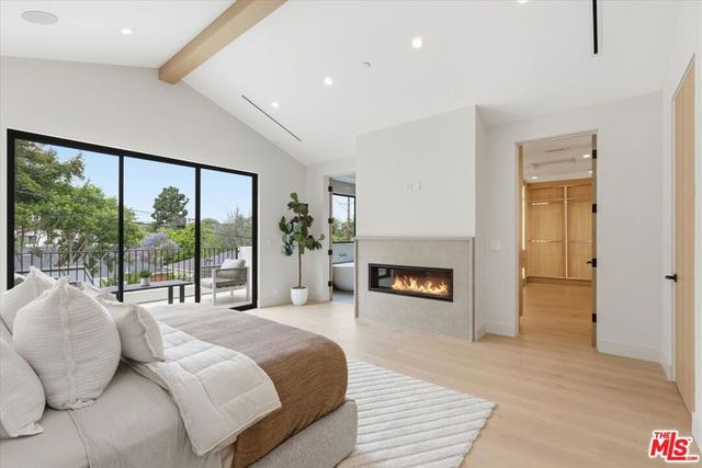 12007 Rose Avenue, Los Angeles, CA 90066