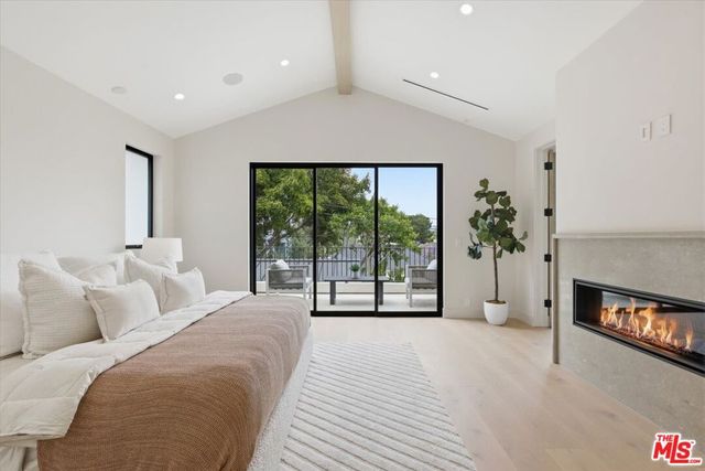 12007 Rose Avenue, Los Angeles, CA 90066