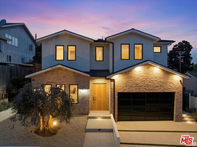 12007 Rose Avenue, Los Angeles, CA 90066
