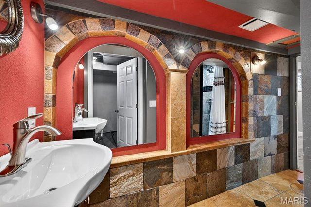 9039 Philo Avenue, St Louis, MO 63123