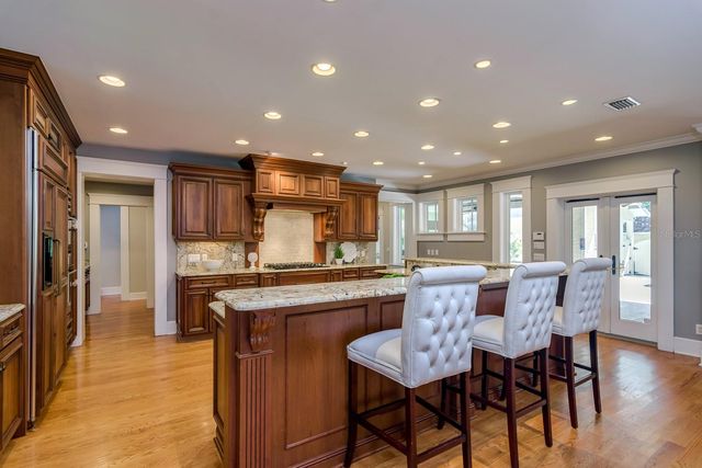 800 S OREGON AVENUE, Tampa, FL 33606