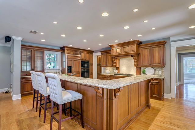 800 S OREGON AVENUE, Tampa, FL 33606