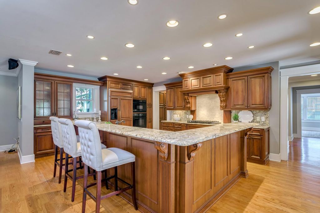 Image 13 of property listing at 800 S OREGON AVENUE, Tampa, FL 33606