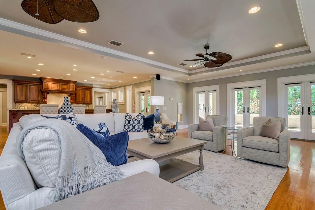 Image 15 of property listing at 800 S OREGON AVENUE, Tampa, FL 33606