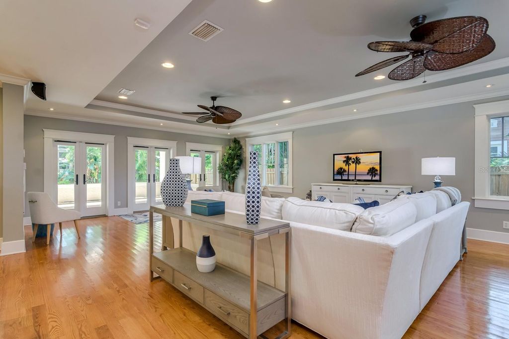 Image 16 of property listing at 800 S OREGON AVENUE, Tampa, FL 33606