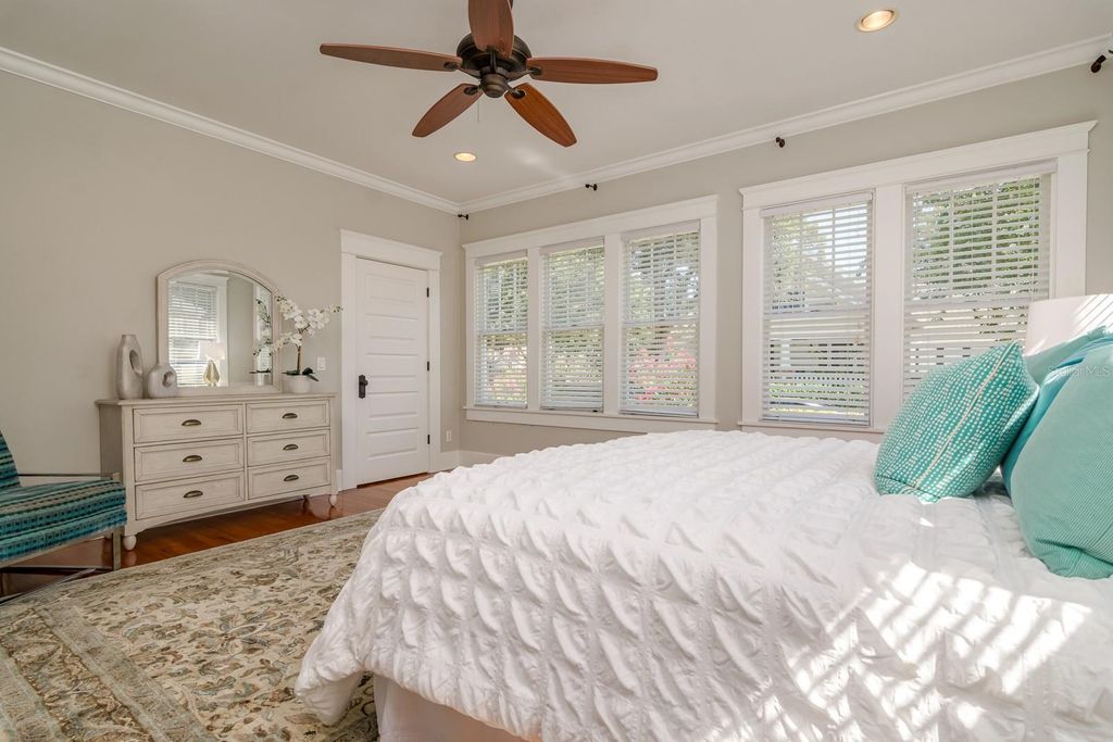 Image 22 of property listing at 800 S OREGON AVENUE, Tampa, FL 33606