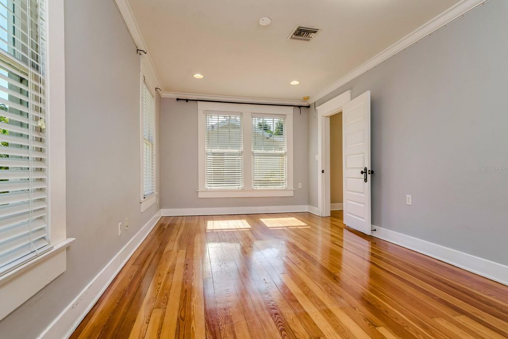 Image 39 of property listing at 800 S OREGON AVENUE, Tampa, FL 33606