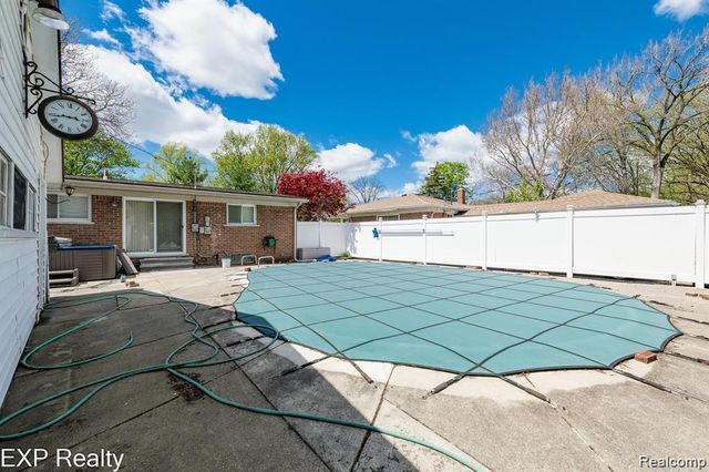 26616 Rouge River Drive, Dearborn Heights, MI 48127