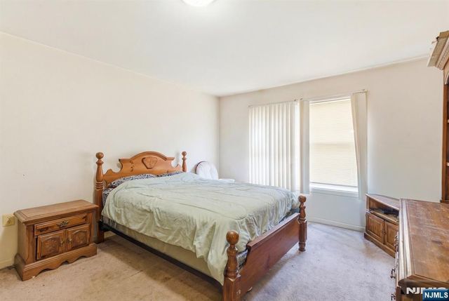 94 19th Avenue, Newark, NJ 07103