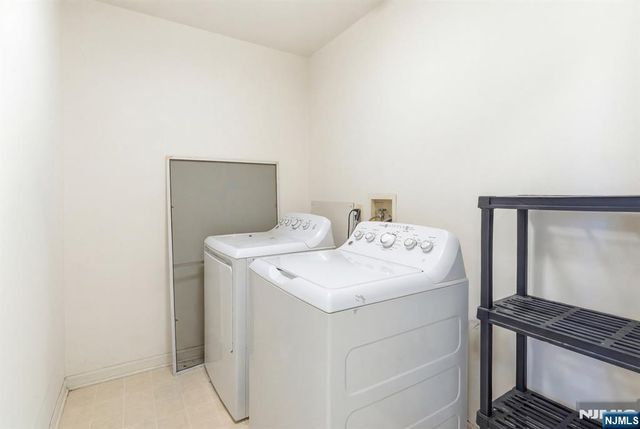 94 19th Avenue, Newark, NJ 07103