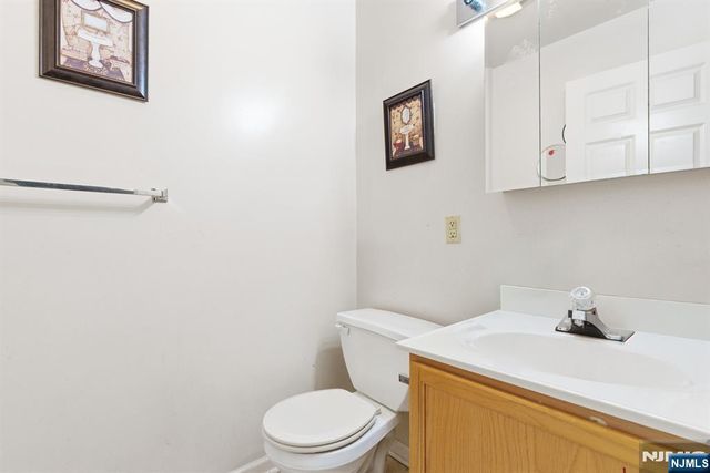 94 19th Avenue, Newark, NJ 07103