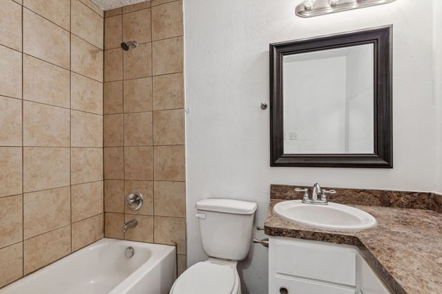 2712 N Bell Avenue, Denton, TX 76209