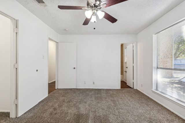 2712 N Bell Avenue, Denton, TX 76209