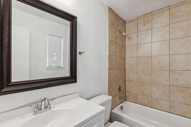 2712 N Bell Avenue, Denton, TX 76209