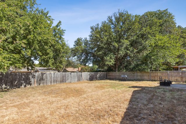 2712 N Bell Avenue, Denton, TX 76209