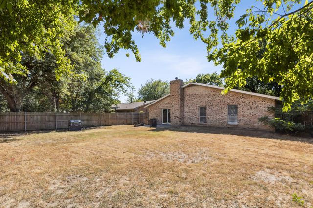 2712 N Bell Avenue, Denton, TX 76209