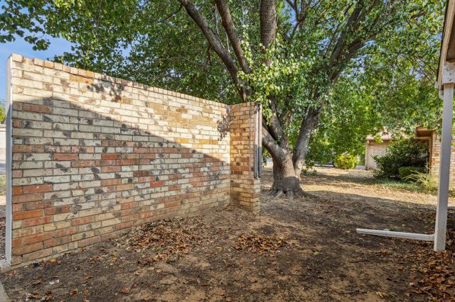 2712 N Bell Avenue, Denton, TX 76209