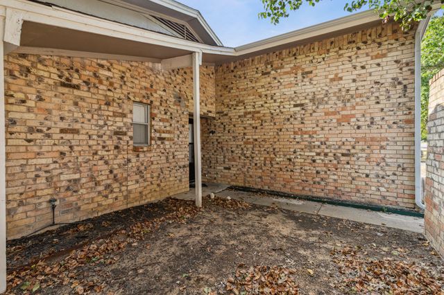2712 N Bell Avenue, Denton, TX 76209