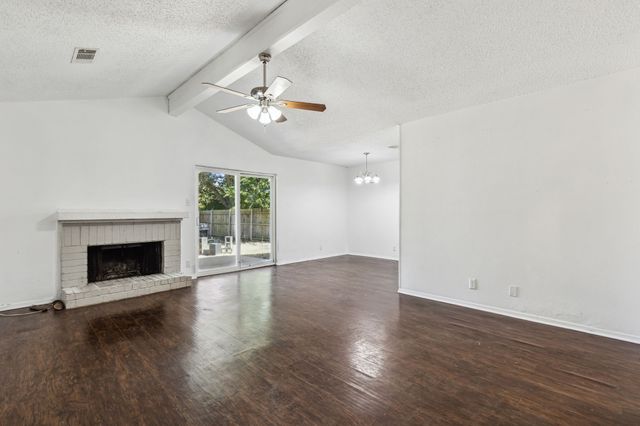 2712 N Bell Avenue, Denton, TX 76209