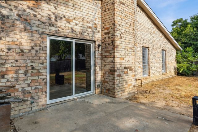 2712 N Bell Avenue, Denton, TX 76209