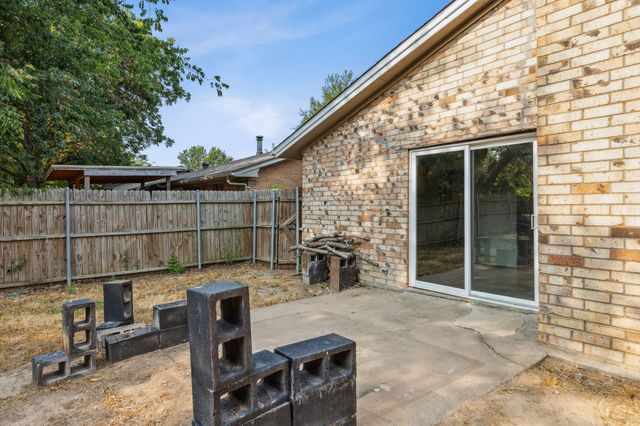 2712 N Bell Avenue, Denton, TX 76209