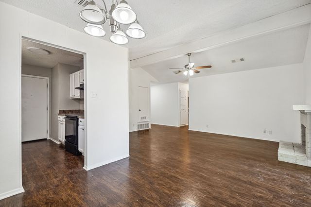 2712 N Bell Avenue, Denton, TX 76209