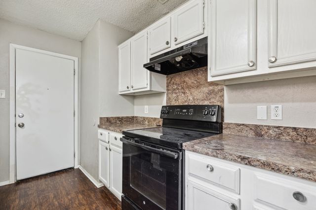 2712 N Bell Avenue, Denton, TX 76209