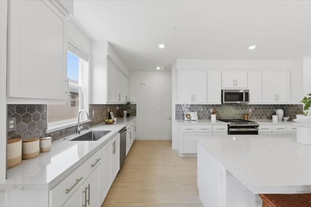 9960 Seawind Way, Newark, CA 94560