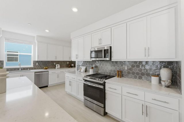 9960 Seawind Way, Newark, CA 94560