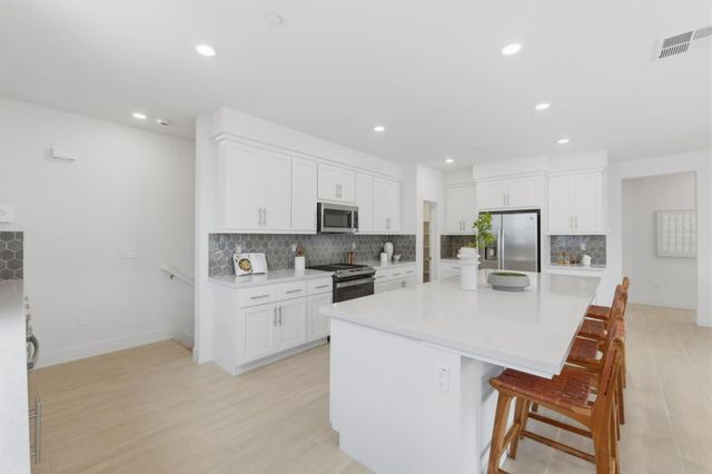 9960 Seawind Way, Newark, CA 94560
