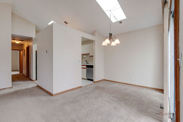 614 Le Parc Circle 22-2, Buffalo Grove, IL 60089