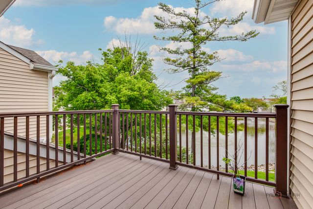 614 Le Parc Circle 22-2, Buffalo Grove, IL 60089