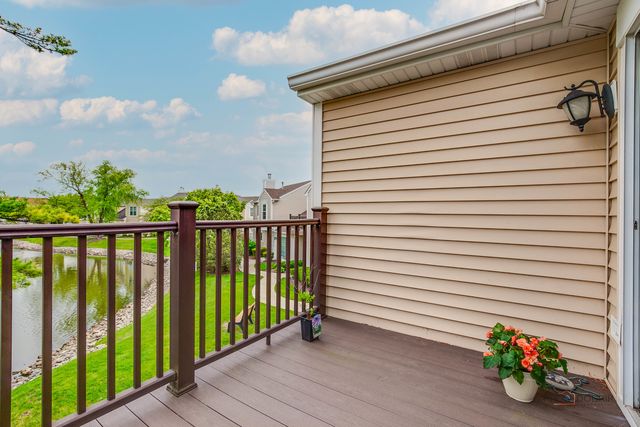 614 Le Parc Circle 22-2, Buffalo Grove, IL 60089