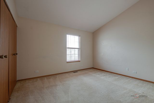 614 Le Parc Circle 22-2, Buffalo Grove, IL 60089