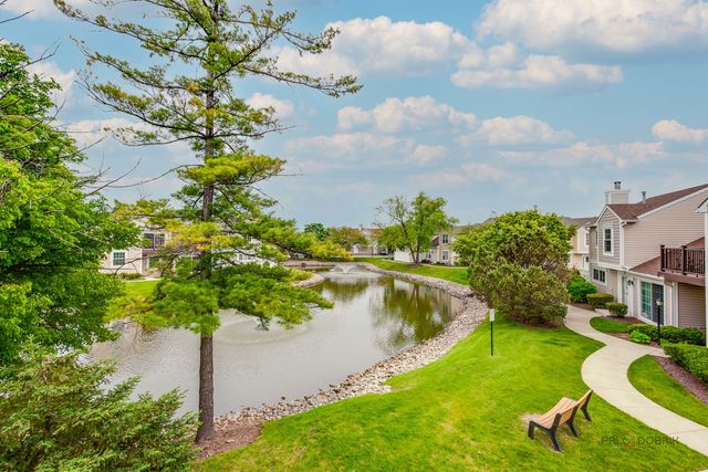 614 Le Parc Circle 22-2, Buffalo Grove, IL 60089