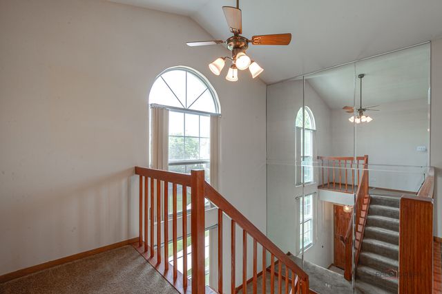 614 Le Parc Circle 22-2, Buffalo Grove, IL 60089