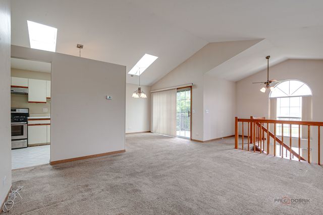 614 Le Parc Circle 22-2, Buffalo Grove, IL 60089