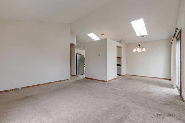 614 Le Parc Circle 22-2, Buffalo Grove, IL 60089
