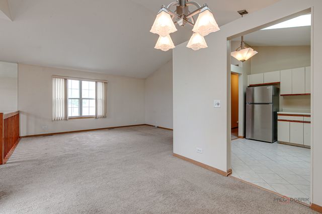 614 Le Parc Circle 22-2, Buffalo Grove, IL 60089