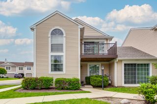 614 Le Parc Circle 22-2, Buffalo Grove, IL 60089
