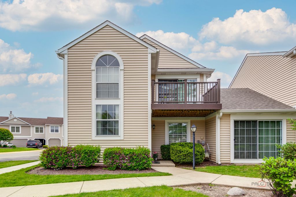 614 Le Parc Circle 22-2, Buffalo Grove, IL 60089